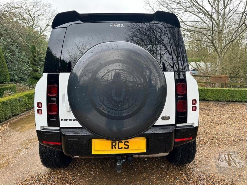 LAND ROVER DEFENDER 110