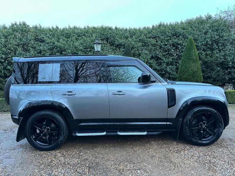 LAND ROVER DEFENDER 110